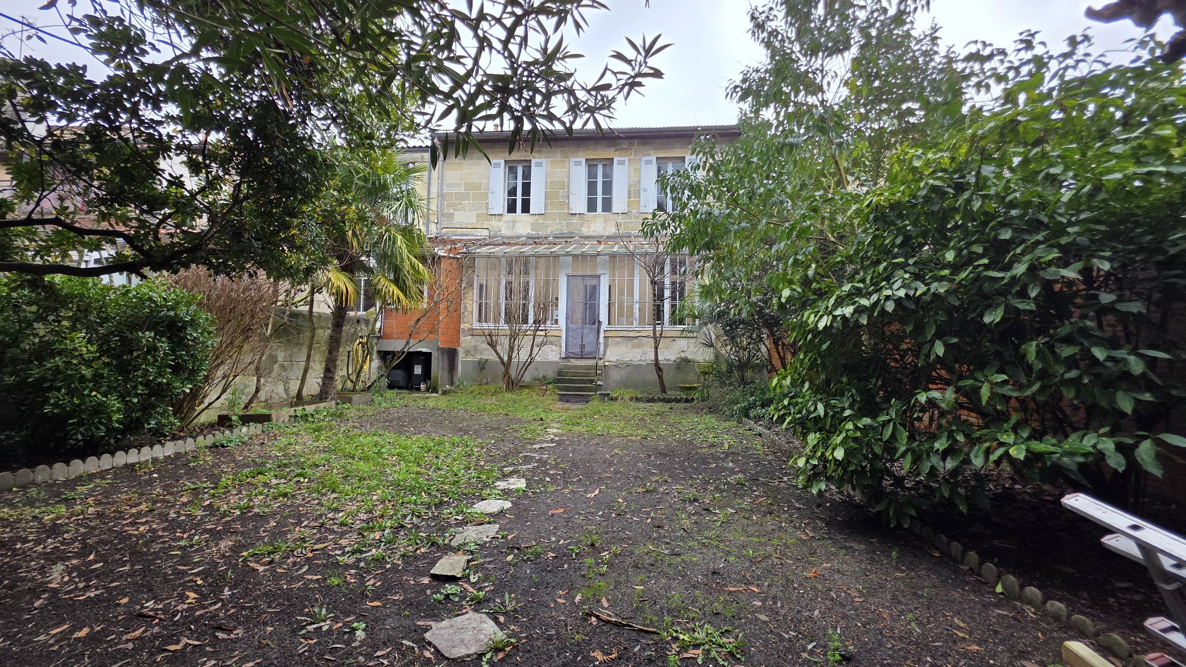 maison avec jardin saint genès